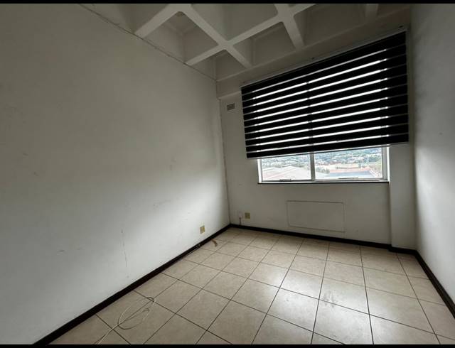 230M² WAREHOUSE TO LET IN WYNBERG